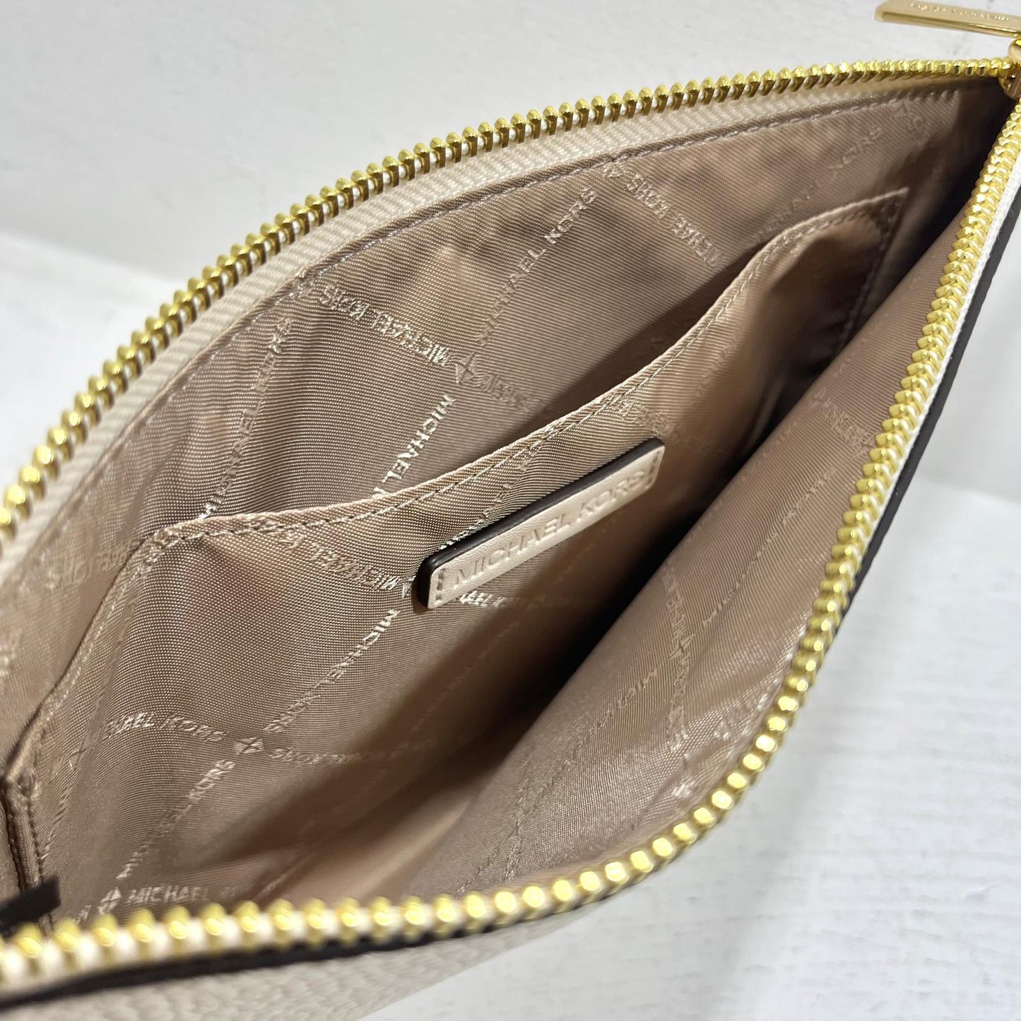 Michael Kors Jet Set Travel Wristlet LG - Cream