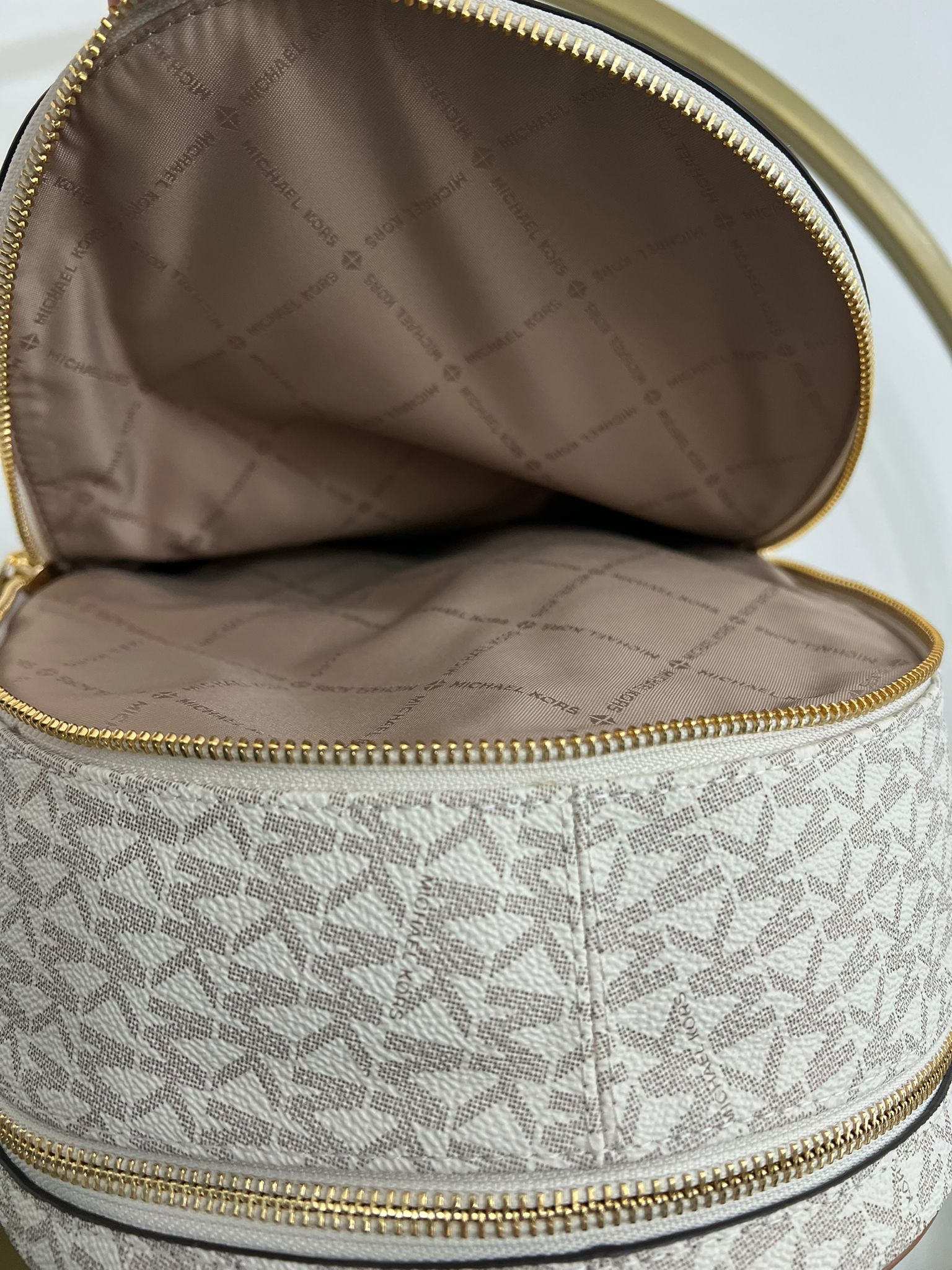 Michael Kors Rhea Zip LG - Vanilla