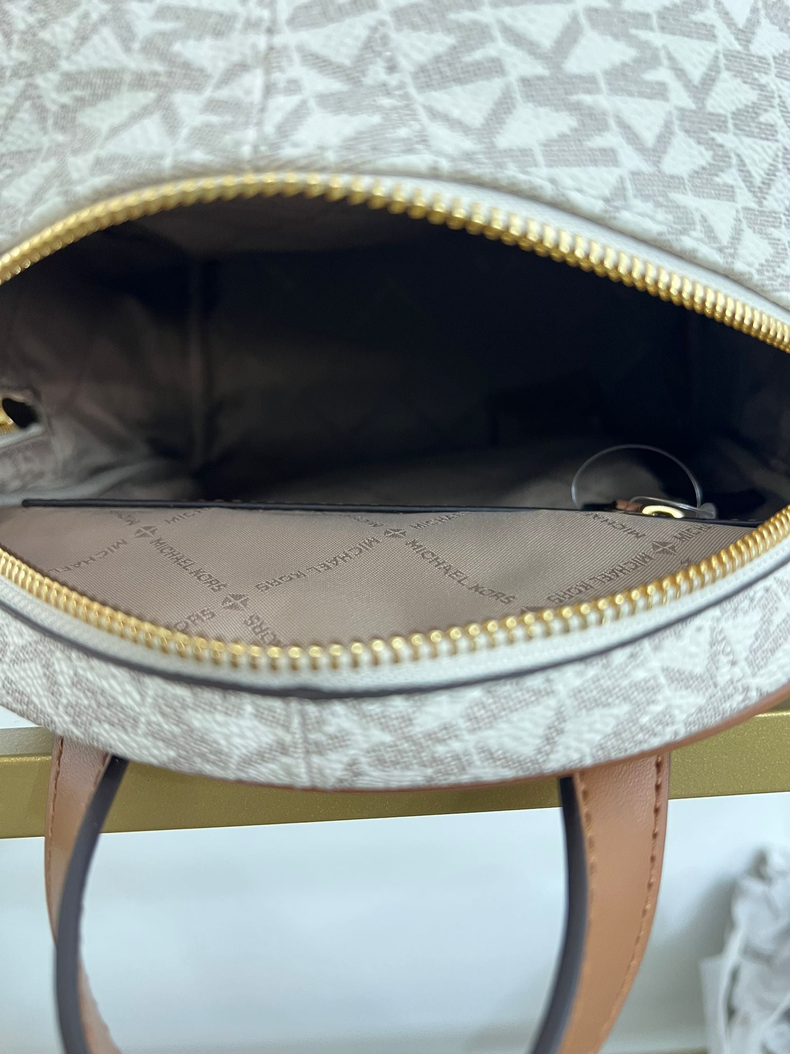 Michael Kors Rhea Zip LG - Vanilla