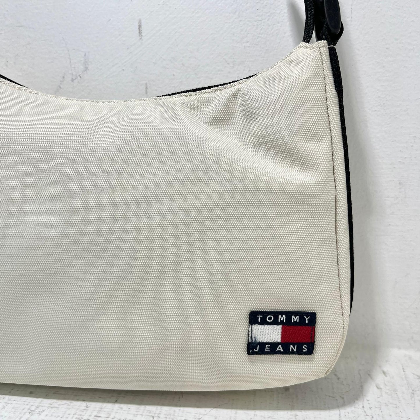 Tommy Jeans - Essential Daily Shoul Panna