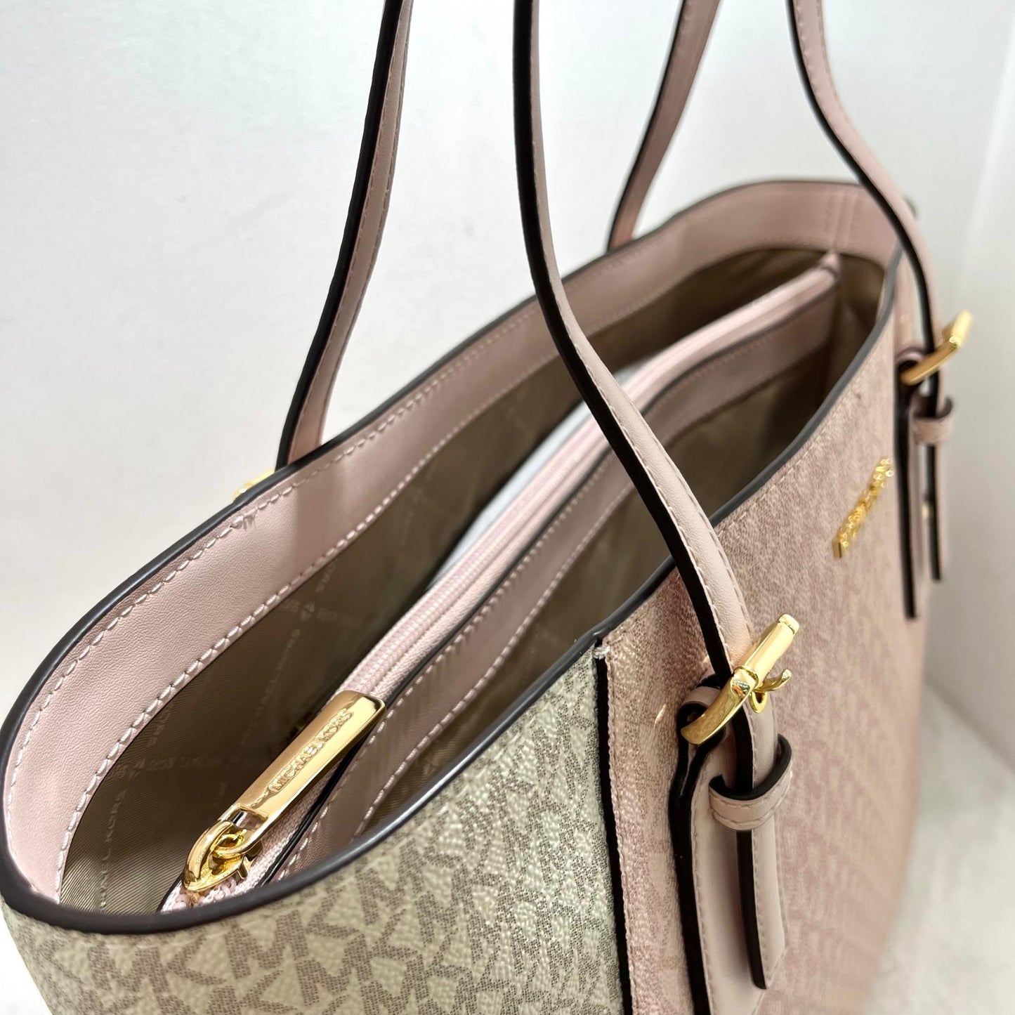 Michael Kors Voyager LG - Powder blush multi