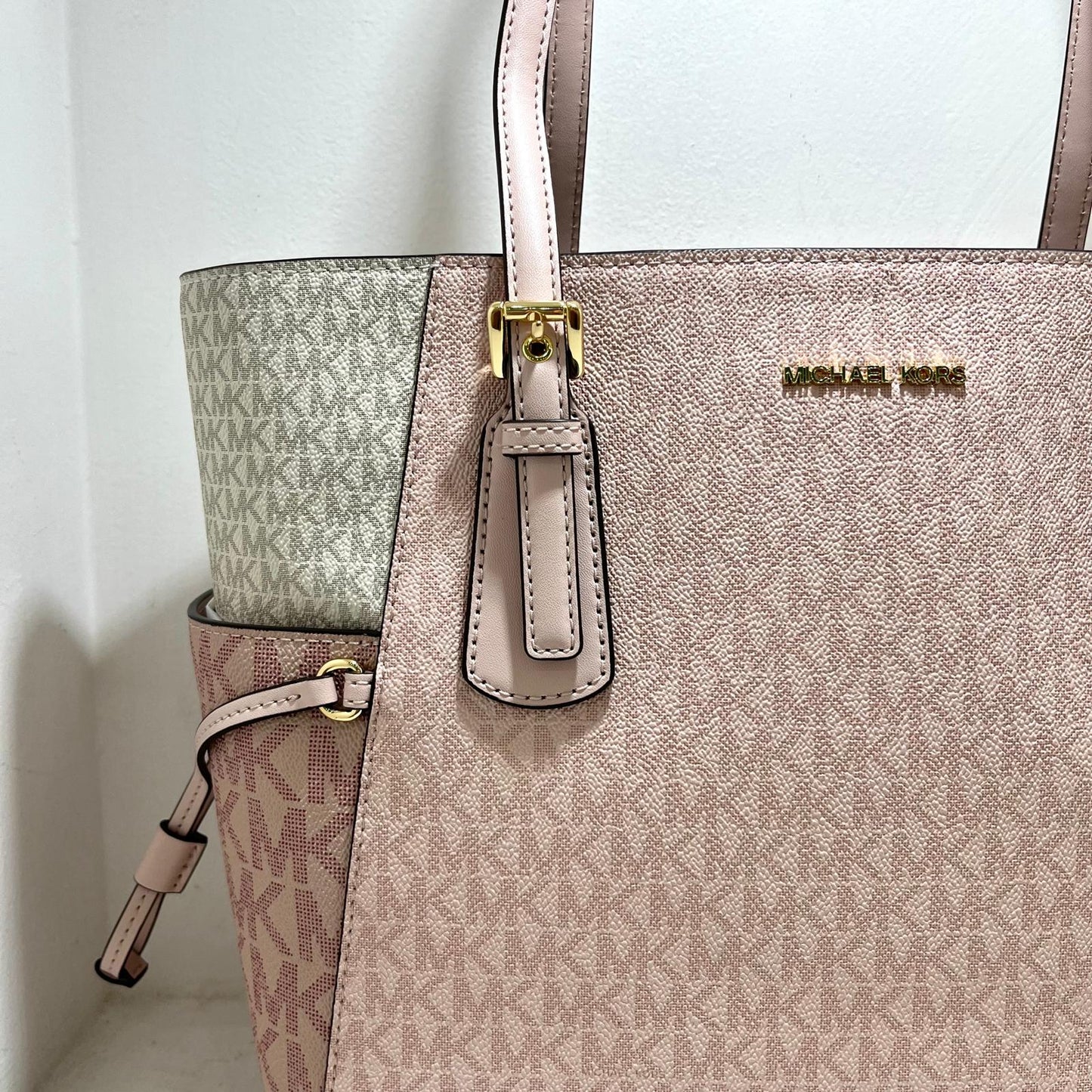 Michael Kors Voyager LG - Powder blush multi