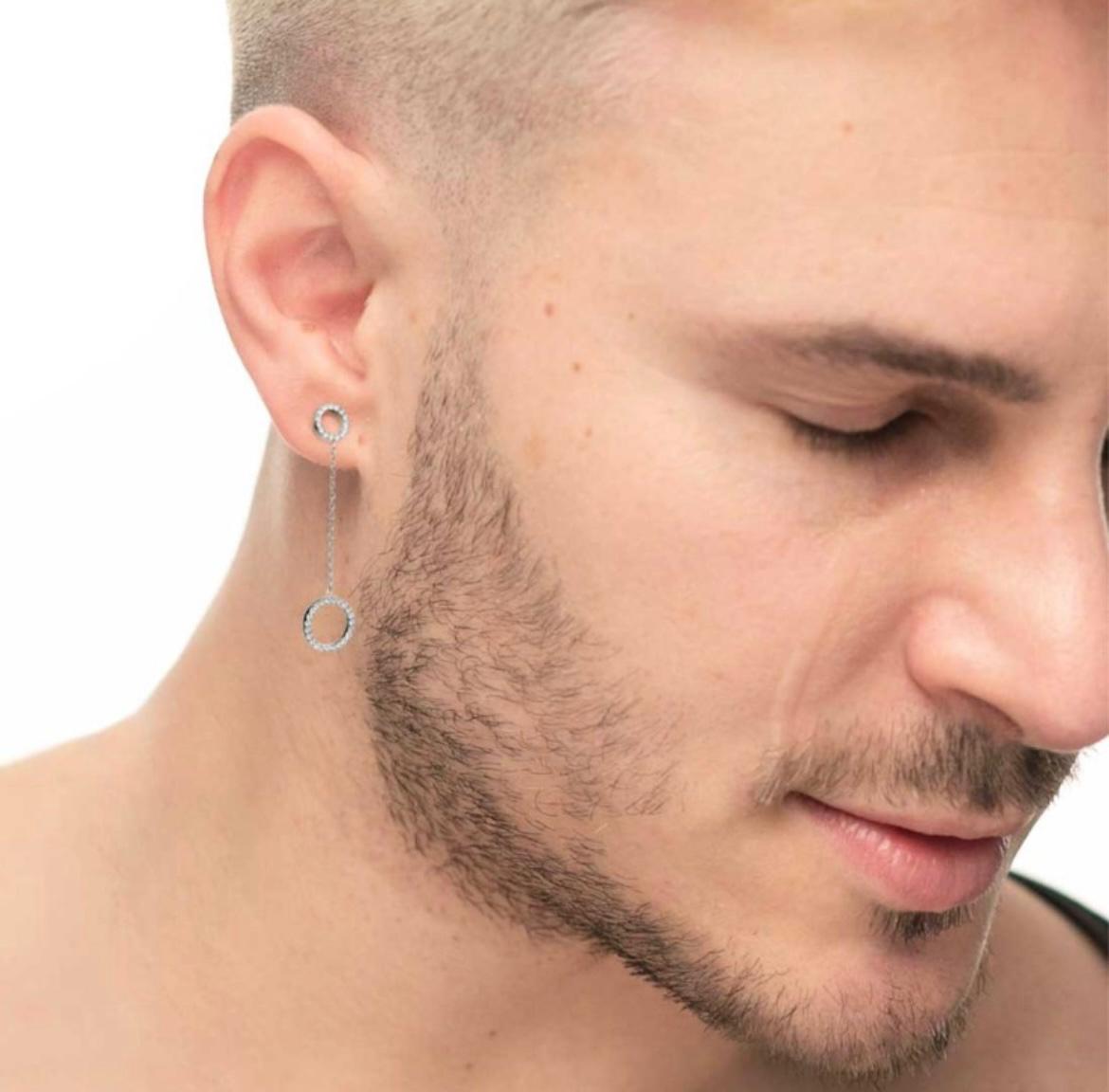 Orecchino pendente cerchi con zirconi bianchi